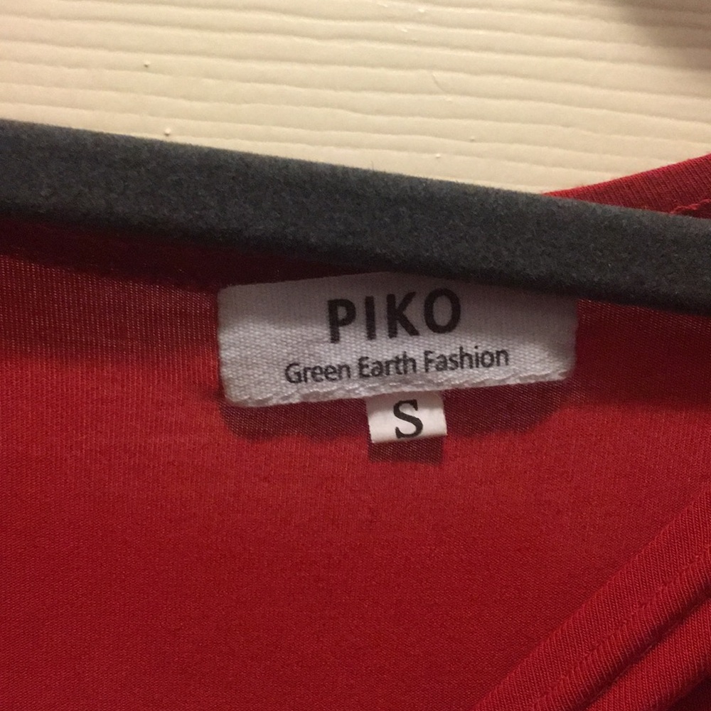 Red Piko Top! - Picture 2 of 3